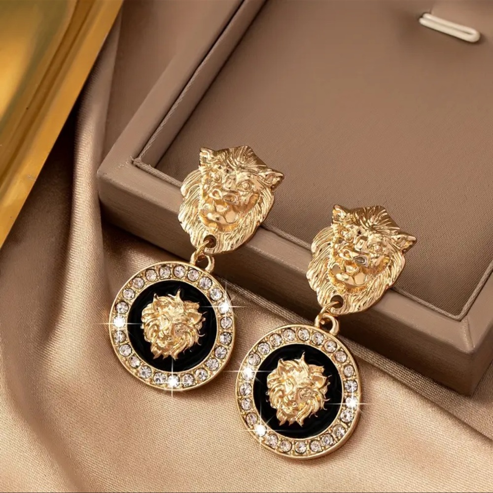 Earrings, Luxurious Golden Lion Head Stud Earrings, NEW